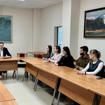 Проректор по научной работе Андрей Голенков обсудил с ординаторами перспективы научной деятельности