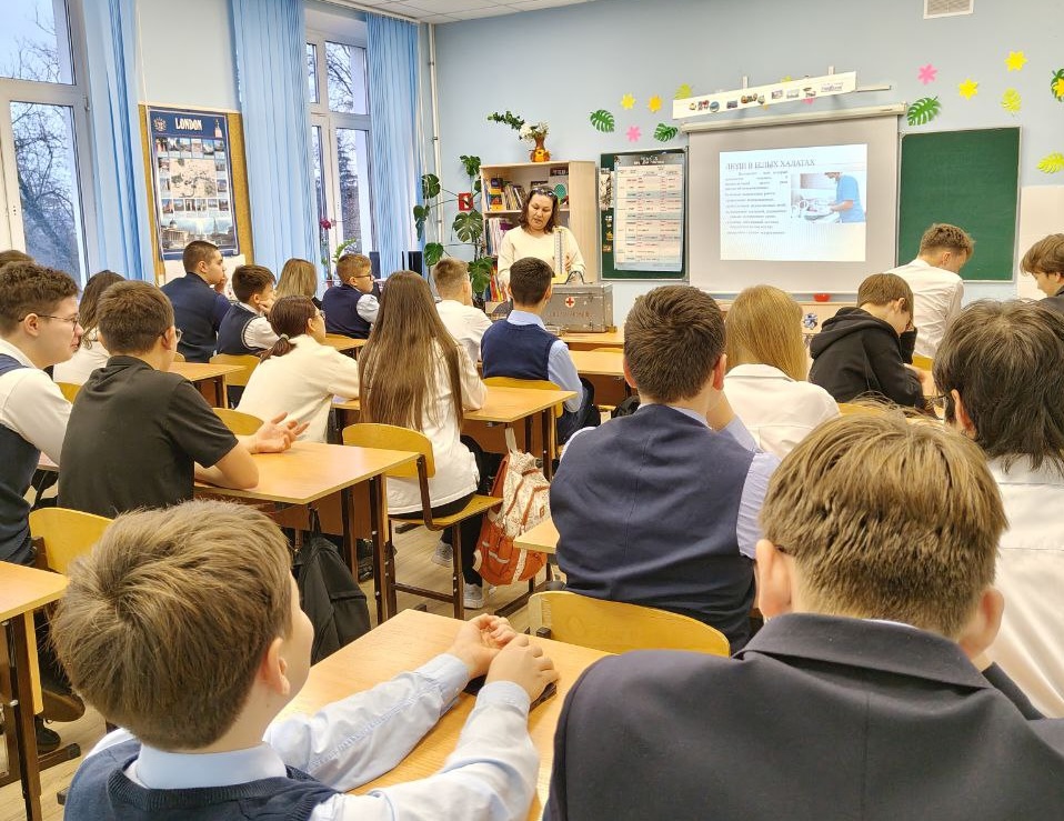 Сотрудники Музея истории медицины имени Г.А. Алексеева проводят выездные лекции в общеобразовательных учреждениях республики