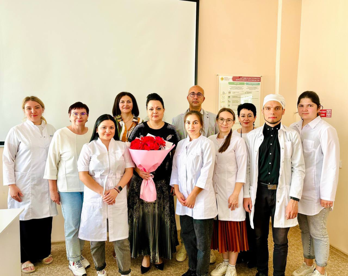 13 выпускников кафедры стоматологии успешно прошли государственную итоговую аттестацию