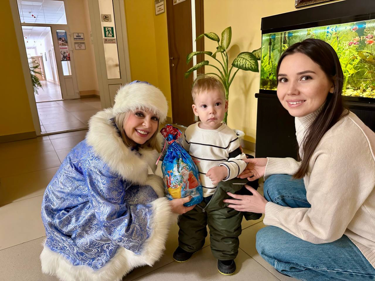 Дети сотрудников института получили сладкие подарки в преддверии Нового года