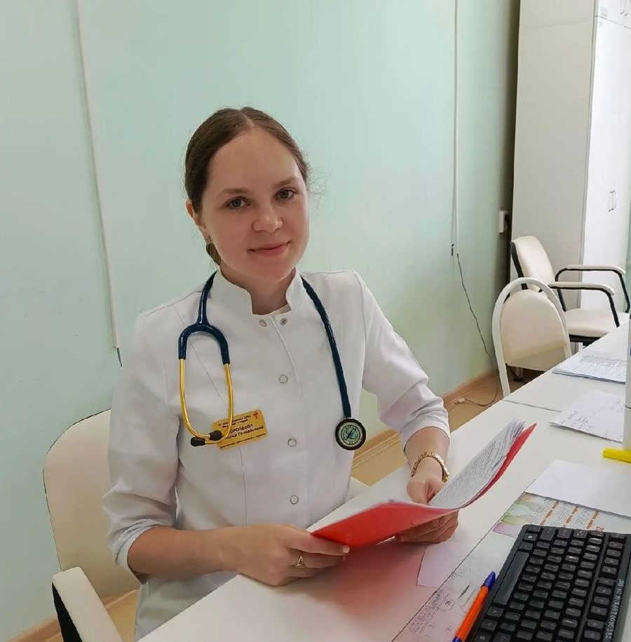 В Комсомольской больнице приступила к работе молодой «земский» терапевт