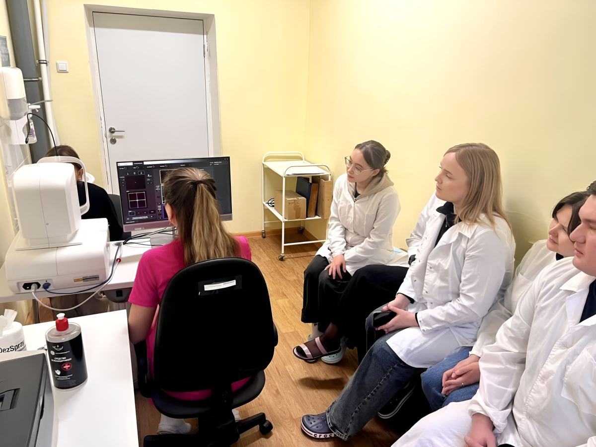 Ординаторы института осваивают современные методы диагностики в области офтальмологии