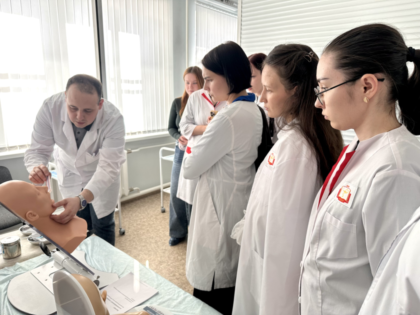 В Институте усовершенствования врачей проходит симуляционный курс «Профессиональные навыки» для ординаторов второго года обучения всех направлений подготовки