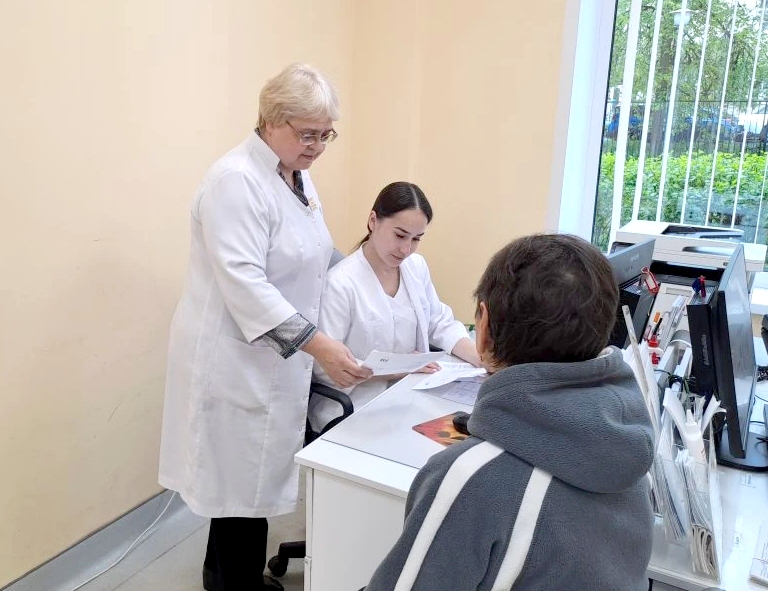 Благодаря наставничеству в Центральной городской больнице успешно работает молодой врач-терапевт