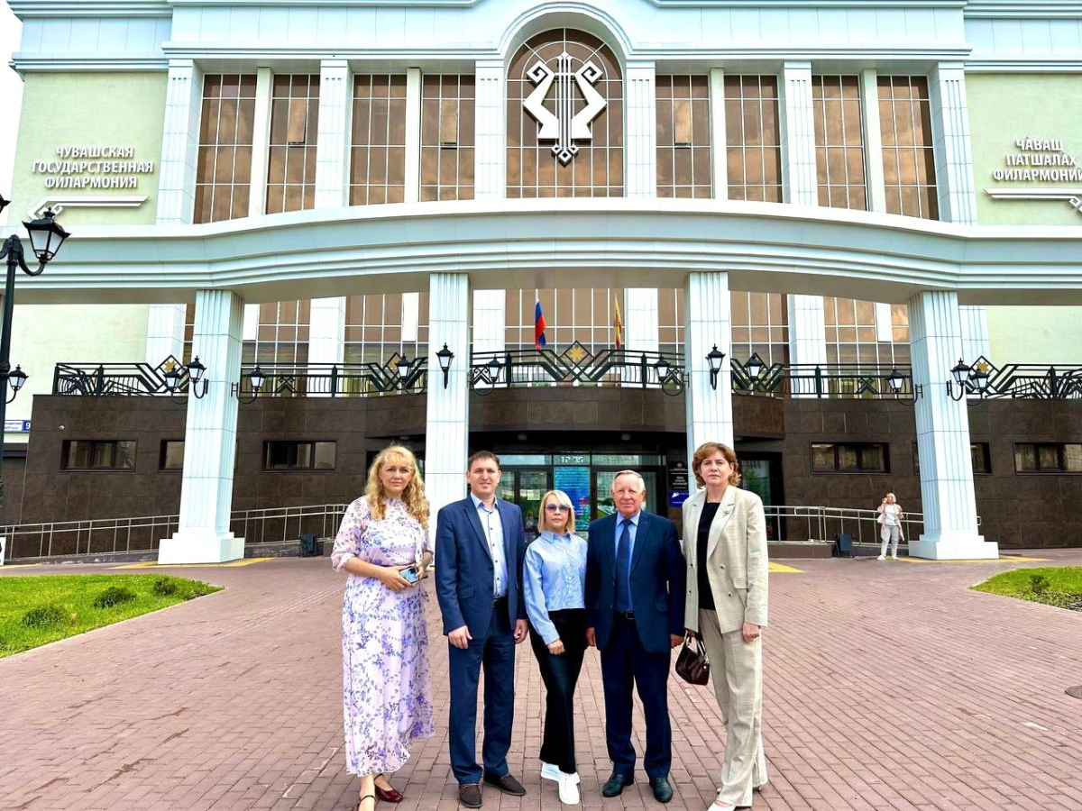 Сотрудники Института приняли участие в торжественном мероприятии, посвященном Дню медицинского работника