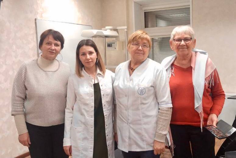 Поздравляем молодого врача-стажера Евгению Лоткову с успешным прохождением промежуточной аттестации!