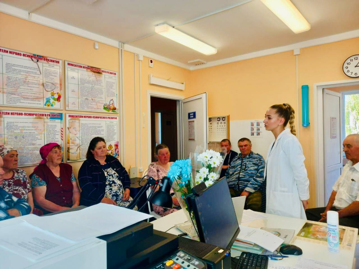 Продолжаются выезды врачей-ординаторов в Чебоксарский муниципальный округ в рамках проведения школы сахарного диабета