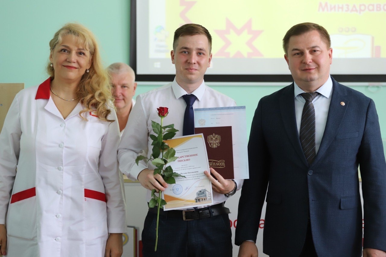 Институт усовершенствования врачей начинает новую рубрику «Наши выпускники: путь в медицине»