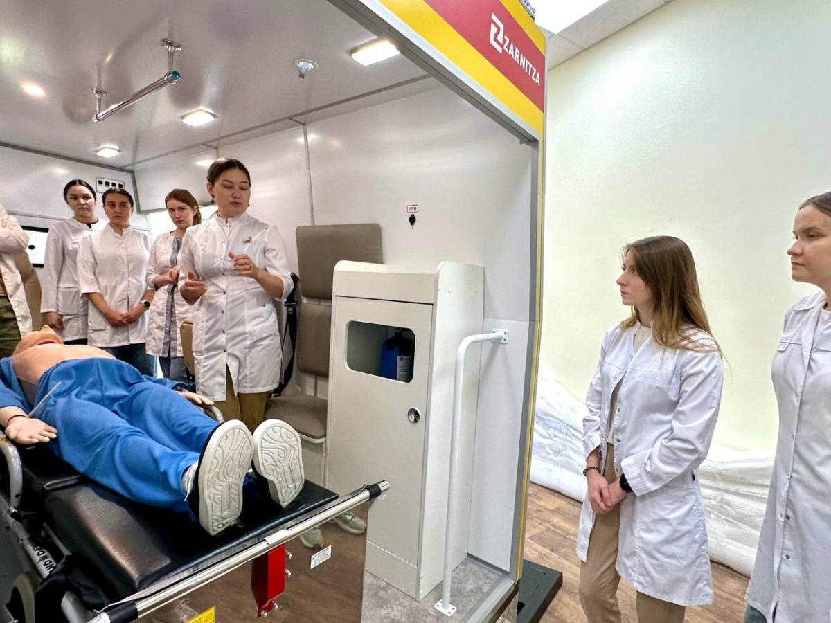 Ординаторы 1 года обучения приступили к занятиям с использованием симуляционного оборудования