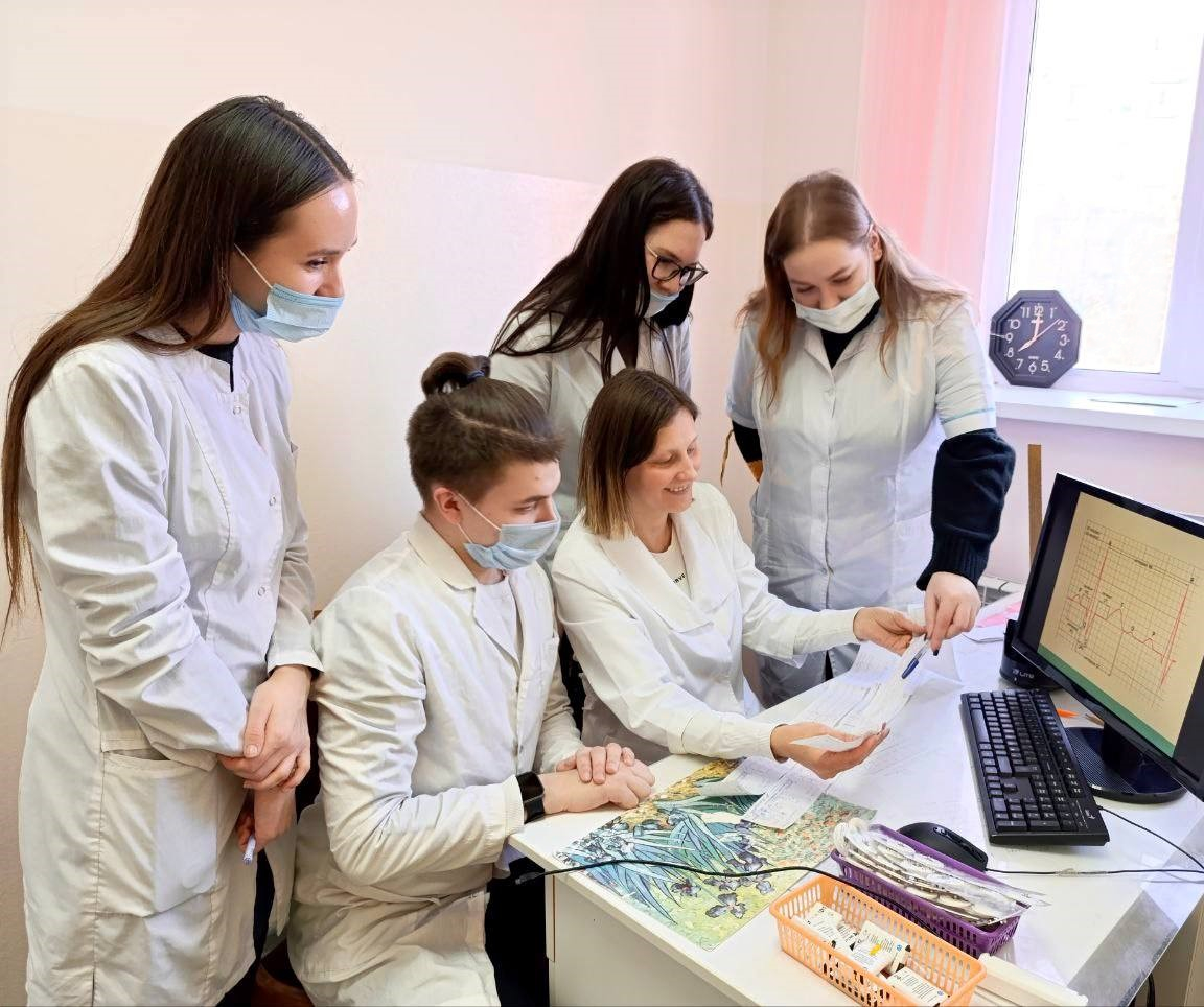 Ординаторы-педиатры освоили методику проведения ЭКГ у детей различных возрастов