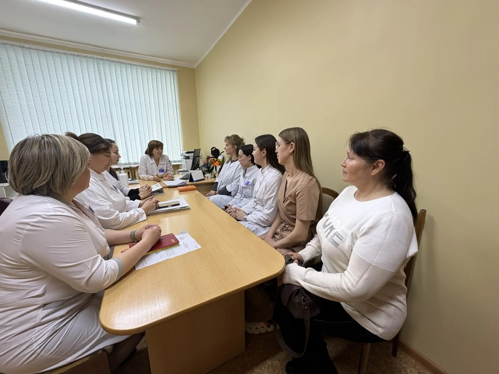 В Яльчикской ЦРБ состоялся кругый стол "Наставничество: ключ к качеству медицины"