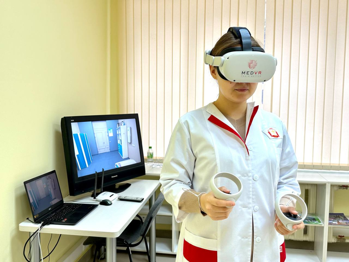 Ординаторы осваивают амбулаторный прием в виртуальной реальности