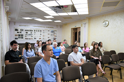 Коллектив Республиканской стоматологической поликлиники пополнился молодыми специалистами