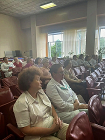 Республиканский кадровый центр по подбору и развитию медицинского персонала провел образовательный интенсив по наставничеству в Новочебоксарской городской больнице