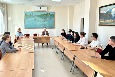 В Институте усовершенствования врачей продолжается цикл встреч ректора Евгении Гурьяновой и главных внештатных специалистов Минздрава Чувашии с ординаторами первого года обучения