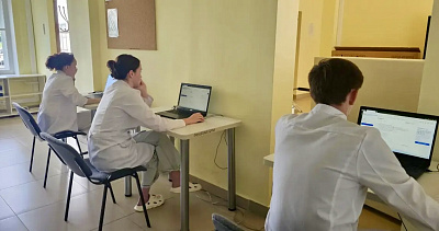 Поздравляем ординаторов с получением допуска к осуществлению медицинской деятельности на должности врача-стажера!