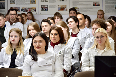 Ординаторы-стоматологи первого года обучения подробно изучили алгоритм осмотра слизистой оболочки полости рта