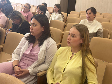 Профессорско-преподавательский состав кафедры педиатрии Института усовершенствования врачей совместно с сотрудниками Республиканской детской клинической больницы провели разбор клинических случаев для врачей-педиатров и ординаторов