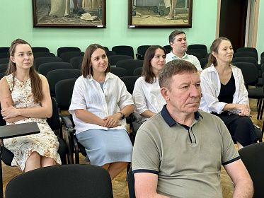Состоялось знаковое событие – впервые в истории института был подписан коллективный договор между работодателем и трудовым коллективом