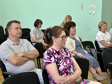 Состоялось знаковое событие – впервые в истории института был подписан коллективный договор между работодателем и трудовым коллективом