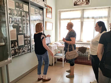 Институт усовершенствования врачей посетили родственники Григория Алексеевича Алексеева - основателя Музея истории медицины Чувашии
