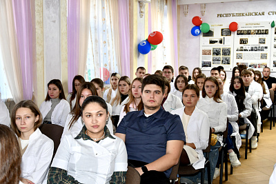 Ординаторы-стоматологи получают бесценный практический опыт в стенах Республиканской стоматологической поликлиники