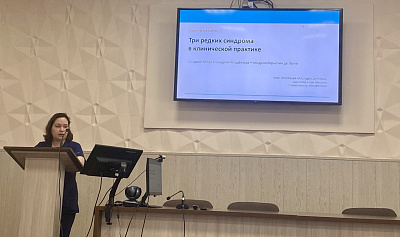 Ординаторы института обсуждают реальные клинические случаи под руководством опытных наставников
