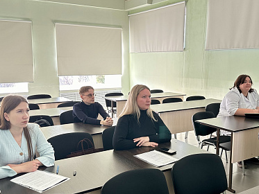 В Институте усовершенствования врачей продолжается цикл встреч ректора Евгении Гурьяновой и главных внештатных специалистов Минздрава Чувашии с ординаторами первого года обучения