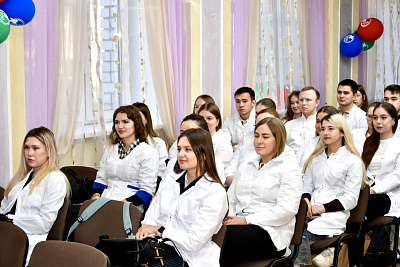 Ординаторы-стоматологи первого года обучения подробно изучили алгоритм осмотра слизистой оболочки полости рта
