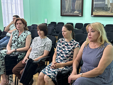 Состоялось знаковое событие – впервые в истории института был подписан коллективный договор между работодателем и трудовым коллективом