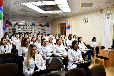 Ординаторы-стоматологи первого года обучения подробно изучили алгоритм осмотра слизистой оболочки полости рта